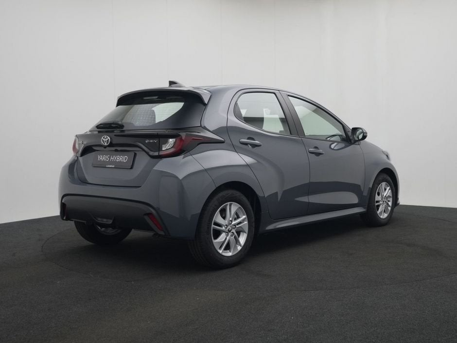 Toyota Yaris 1.5 Hybrid 115 Active (bj 2026, automaat), Auto's, 12 maanden, Bedrijf, 26 km/l, Hybride Elektrisch/Benzine