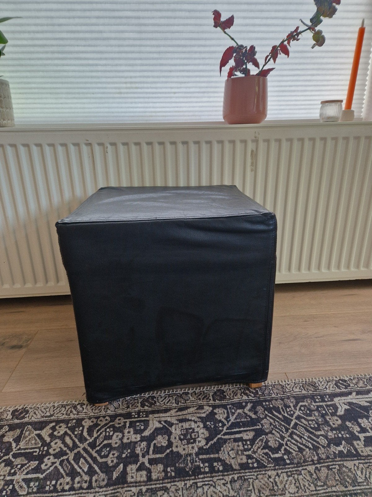 Leren poef van IKEA - Zit comfortabel en ziet er goed uit, Ophalen, Gebruikt, Vierkant, Leer