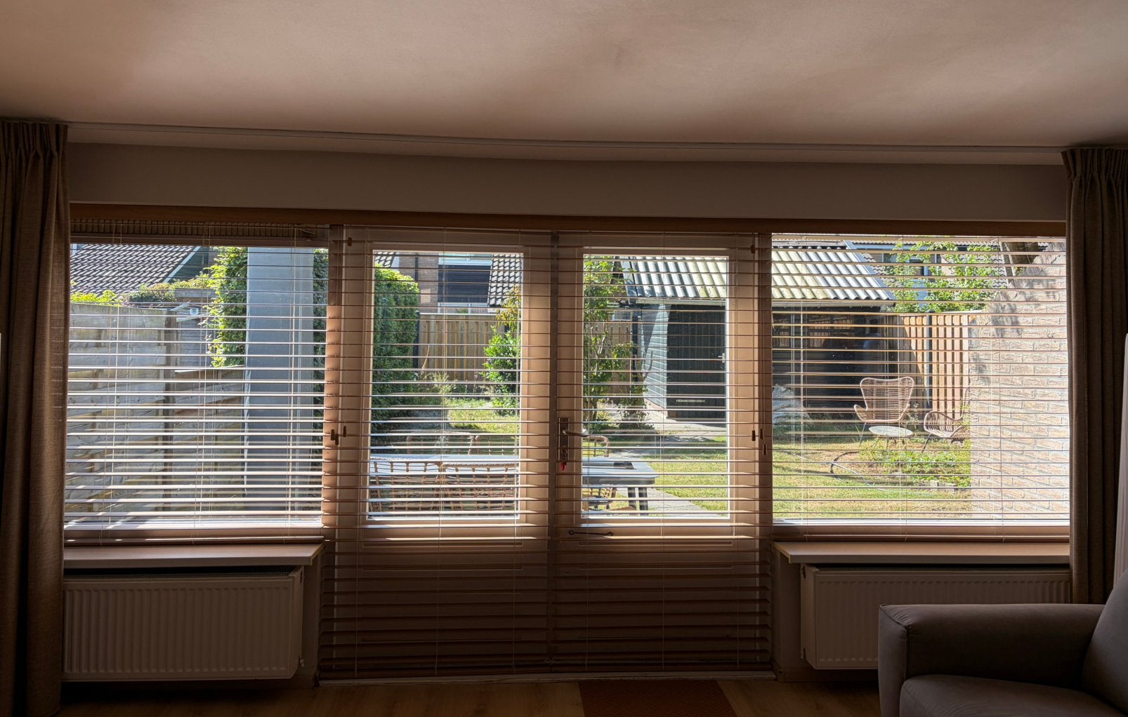 Eikenhouten jaloezieën van Veneta, Huis en Inrichting, Overige merken, Ophalen, Zo goed als nieuw, Jaloezie
