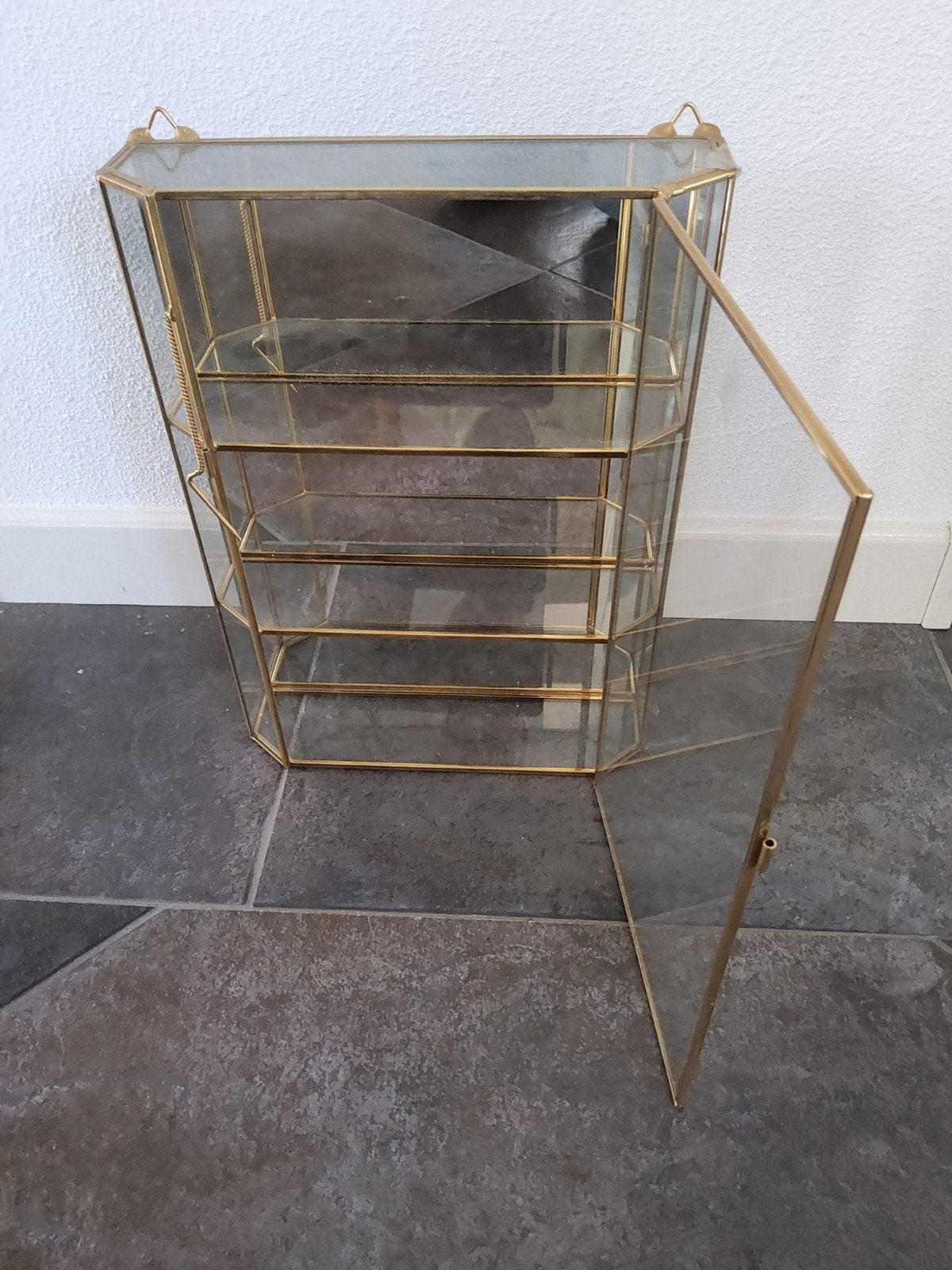 Glazen vitrinekastje met goudkleurige rand - wandkastje, Huis en Inrichting, Ophalen, Minder dan 50 cm, Vintage, Klassiek, Glas