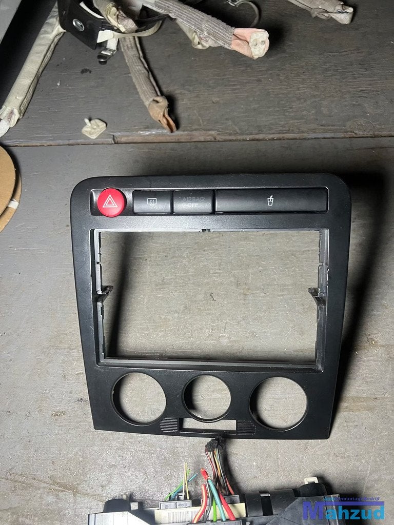 SEAT IBIZA 3 Kachel paneel radio frame 2002-2009, Auto-onderdelen, Gebruikt, Autovia A-2, Km 585 585
08760  Martorell, ES, Ophalen of Verzenden