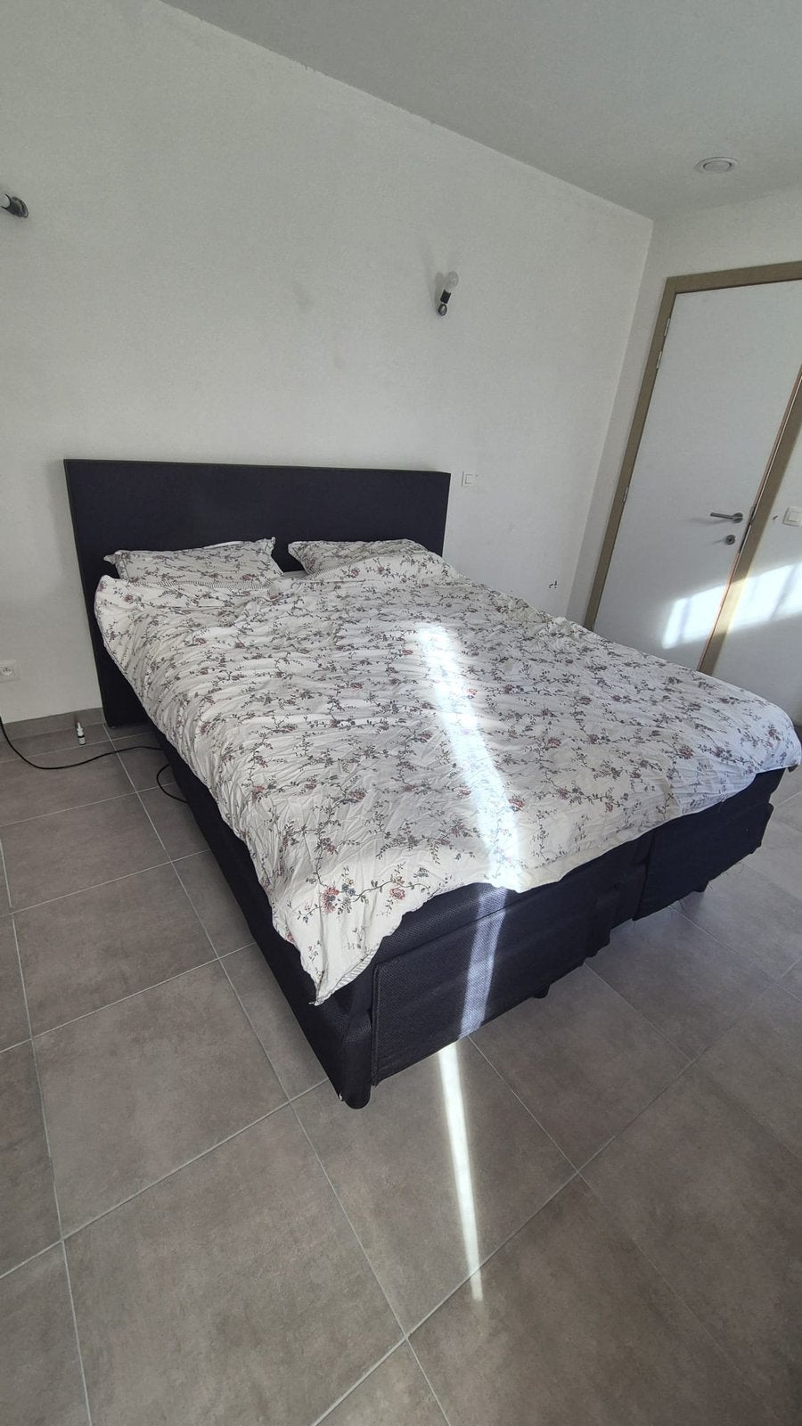 Boxspring elektrisch, Ophalen, Zo goed als nieuw, Tweepersoons, 160 cm