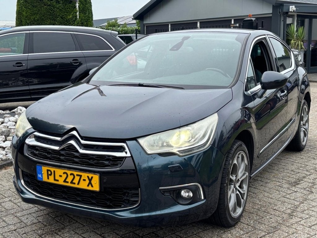 Citroën DS4 1.6 Benzine Sport Chic 200PK 5-Deurs Trekhaak, Auto's, Citroën, Euro 5, Zwart, 4 cilinders, Blauw