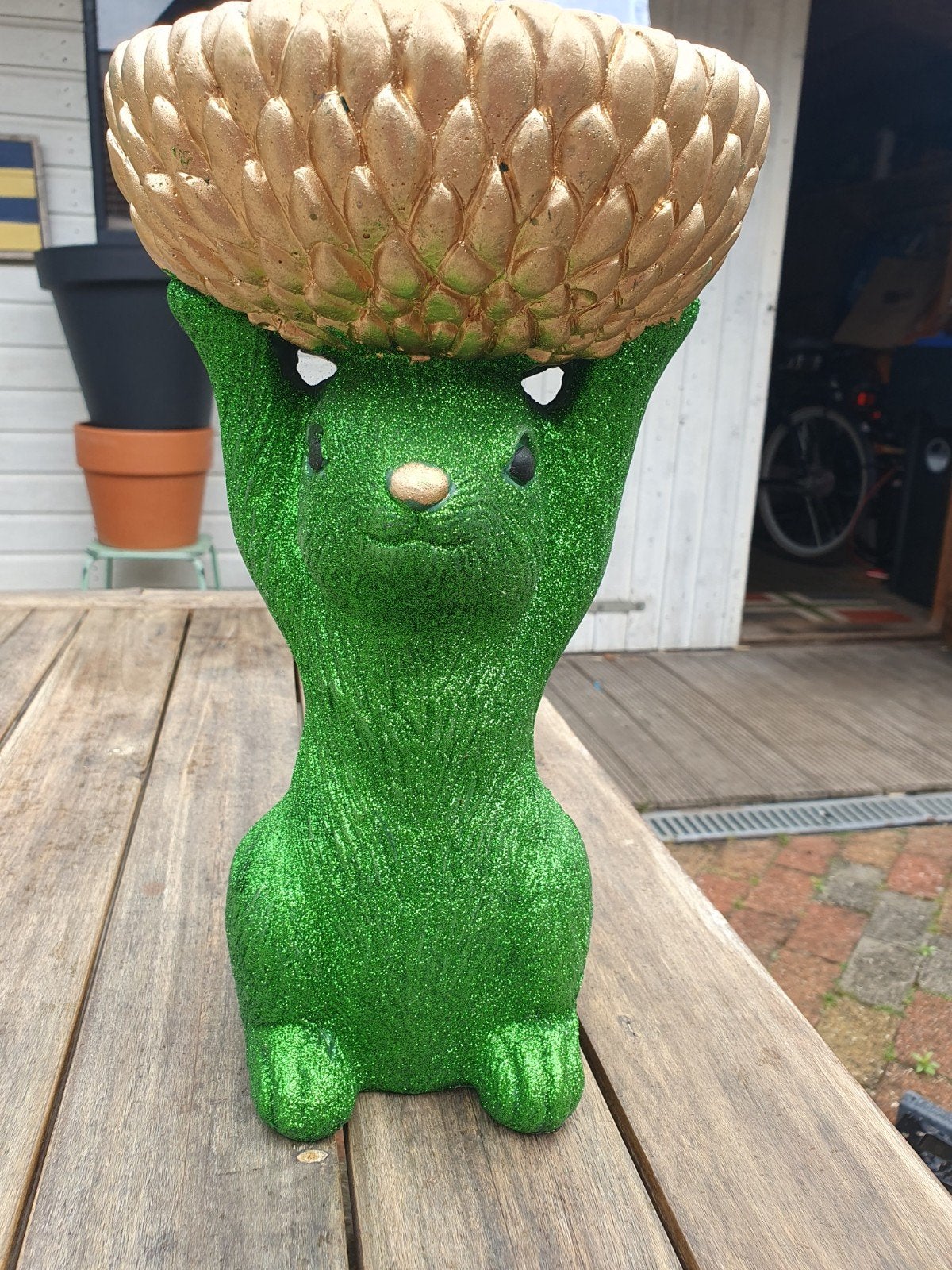 Groene Eekhoorn Decoratie met Gouden Schaal - 18x17x28cm, Ophalen of Verzenden, Gebruikt, Groen