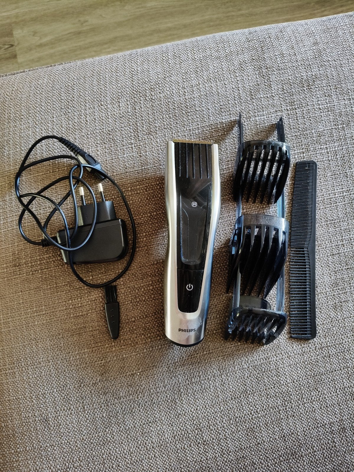 Philips tondeuse met opzetstukken en oplader, Ophalen of Verzenden, Scheren en Epileren