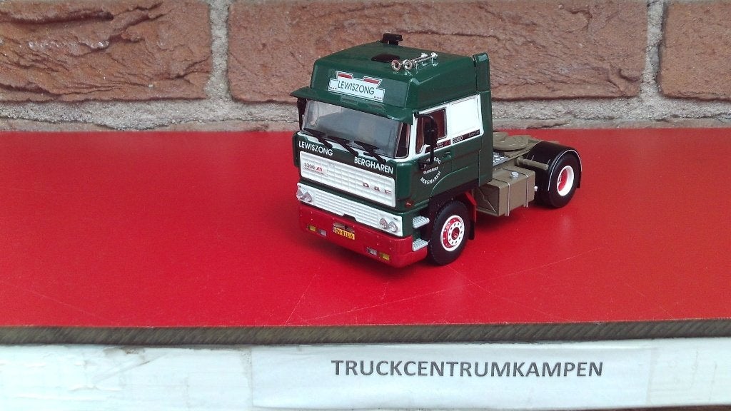 WSI  Daf  3300  4 x 2  van  Lewiszong - Bergharen., Hobby en Vrije tijd, Modelauto's | 1:50, Ophalen of Verzenden, Nieuw, Bus of Vrachtwagen