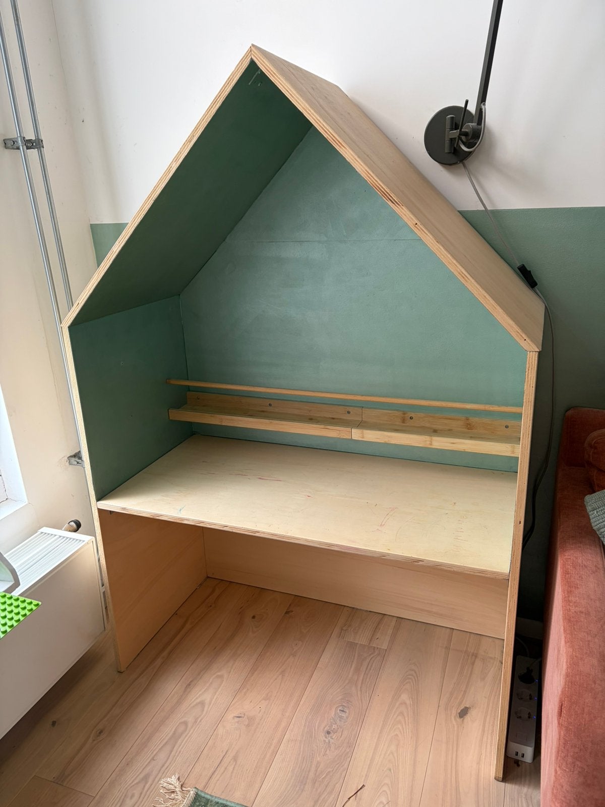 Kinder bureau huisje / speelhoekje, Huis en Inrichting, Bureaus, Groen, Gebruikt, 48 cm, Hout