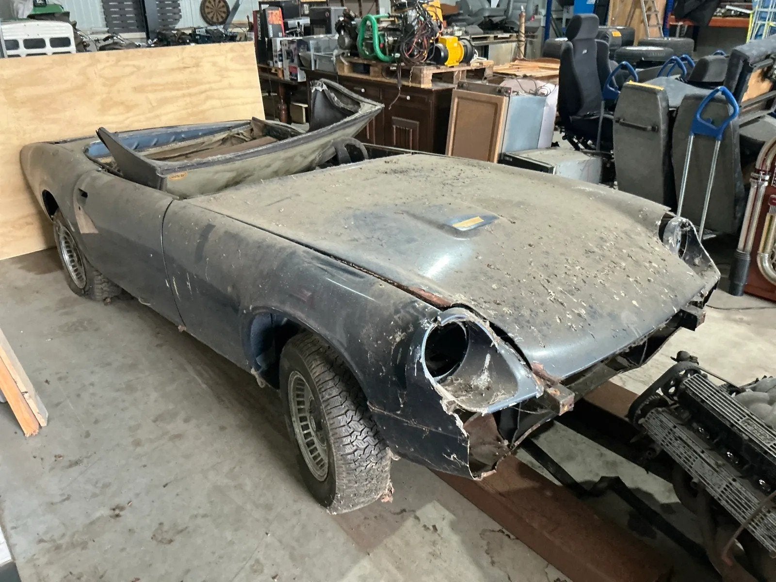 Jensen Healey MK1 uit 1972 project auto met vele onderdelen, Ophalen