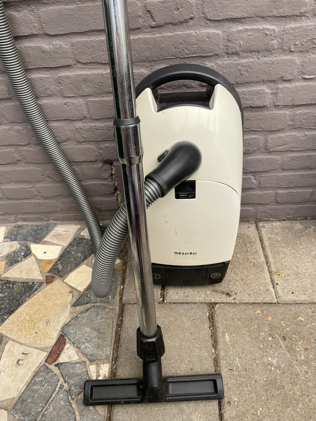 Miele De Luxe 5408i Plus stofzuiger een lotuswitte 1600Watt, Witgoed en Apparatuur, Stofzuigers, Gebruikt, Geschikt voor harde vloeren