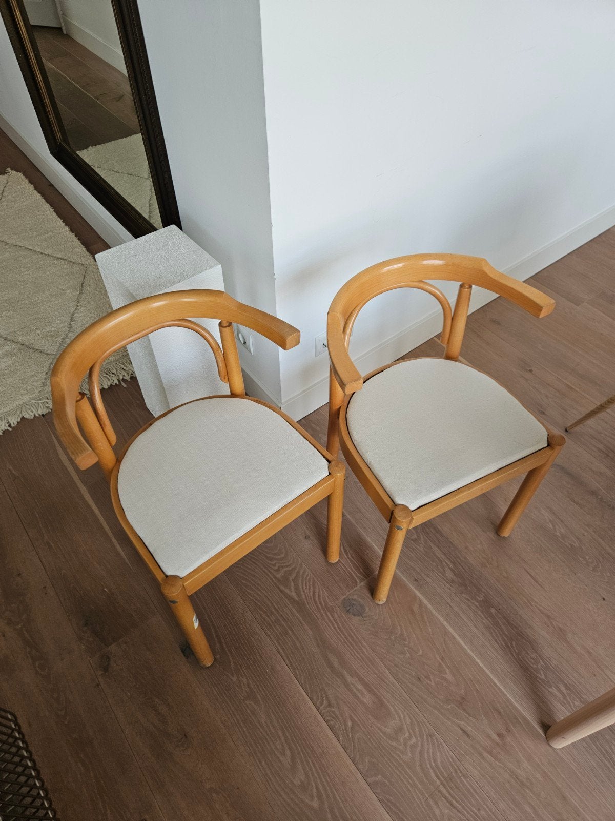 Vintage Chairs with new fabric, Ophalen, Gebruikt, Twee, Wit