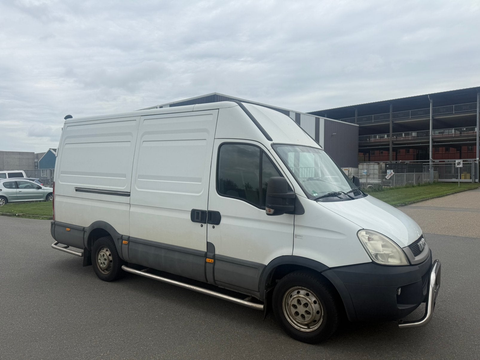 Iveco Daily 35S13V 2.3 2010, Zwart, Iveco, Wit, Bedrijf