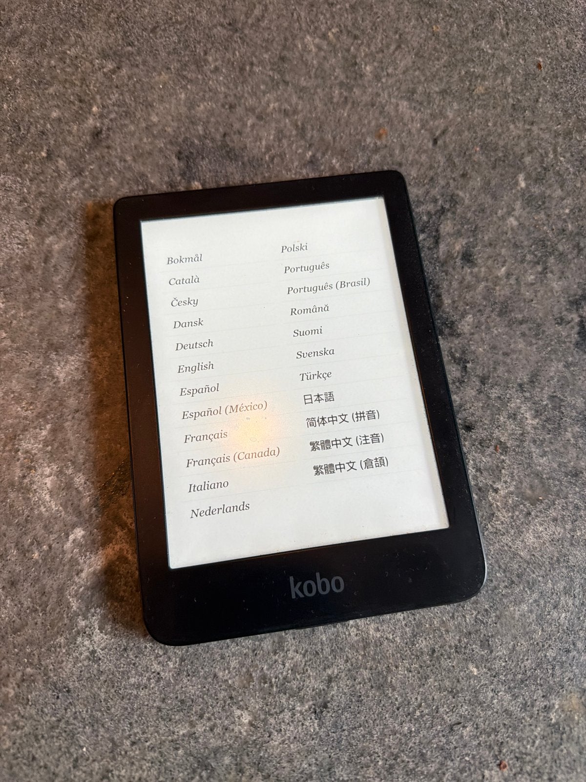 Kobo Clara N249 e-reader met hoesje, Zo goed als nieuw, 8 GB, Verzenden, Touchscreen