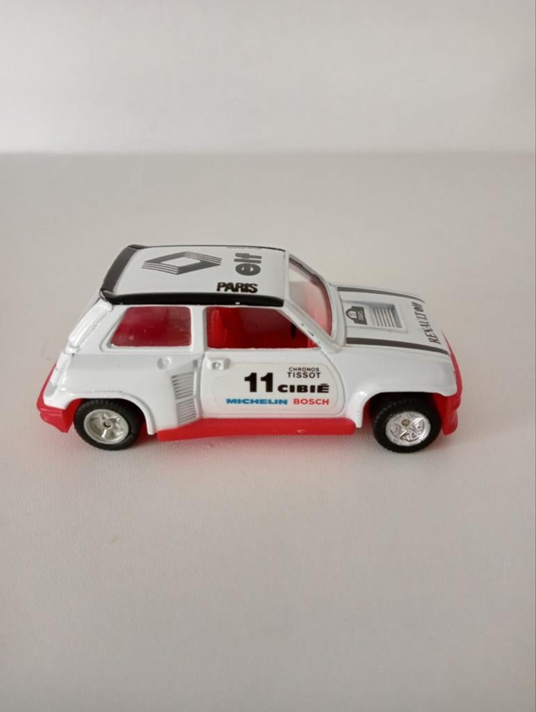Matchbox Renault 5 Turbo Elf Rallye Parijs-Dakar, Hobby en Vrije tijd, Modelauto's | 1:43, Ophalen of Verzenden, Zo goed als nieuw