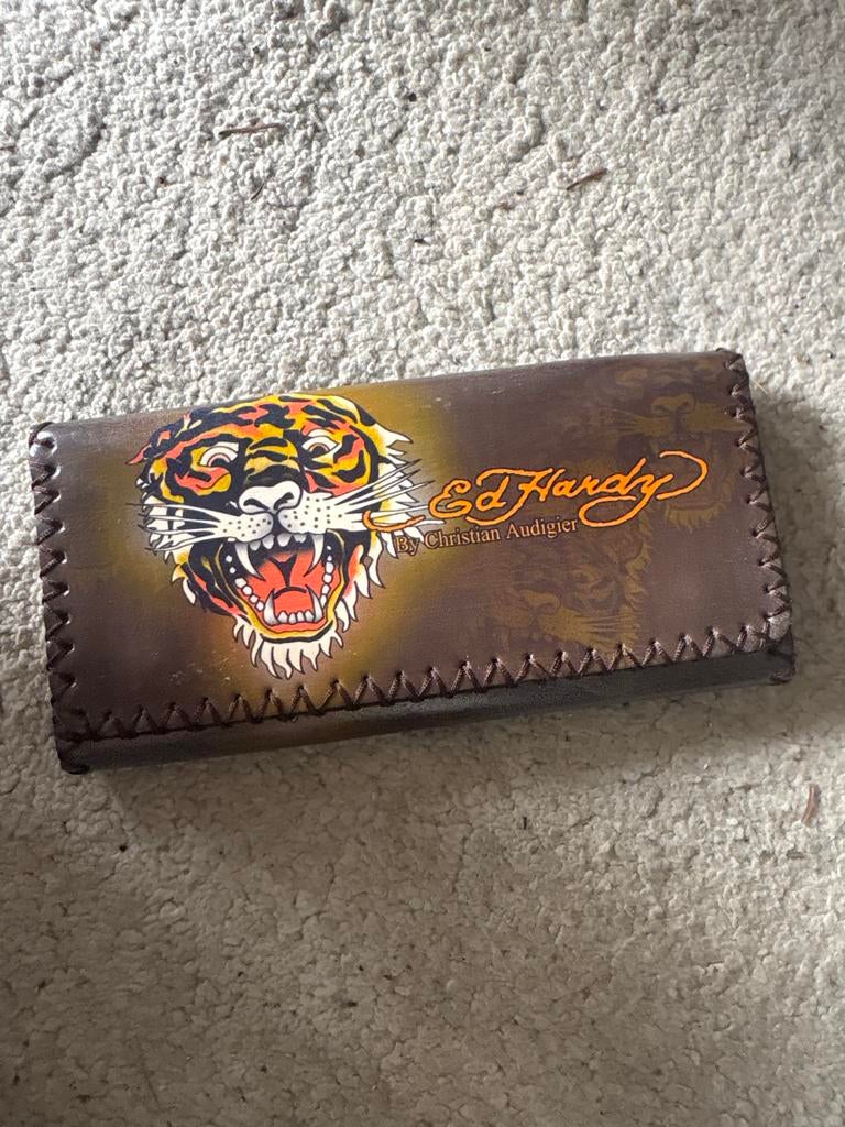 Ed Hardy portemonnee met tijgerprint, Sieraden, Tassen en Uiterlijk, Portemonnees, Ophalen of Verzenden, Zo goed als nieuw, Bruin
