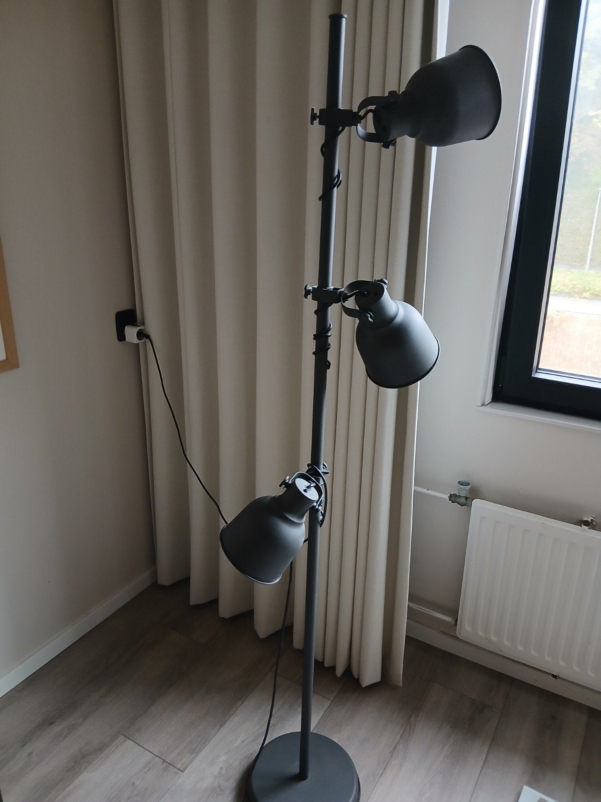 Industriële staande lamp IKEA met 3 LED spots, Gebruikt, Ophalen of Verzenden, Metaal, 150 tot 200 cm