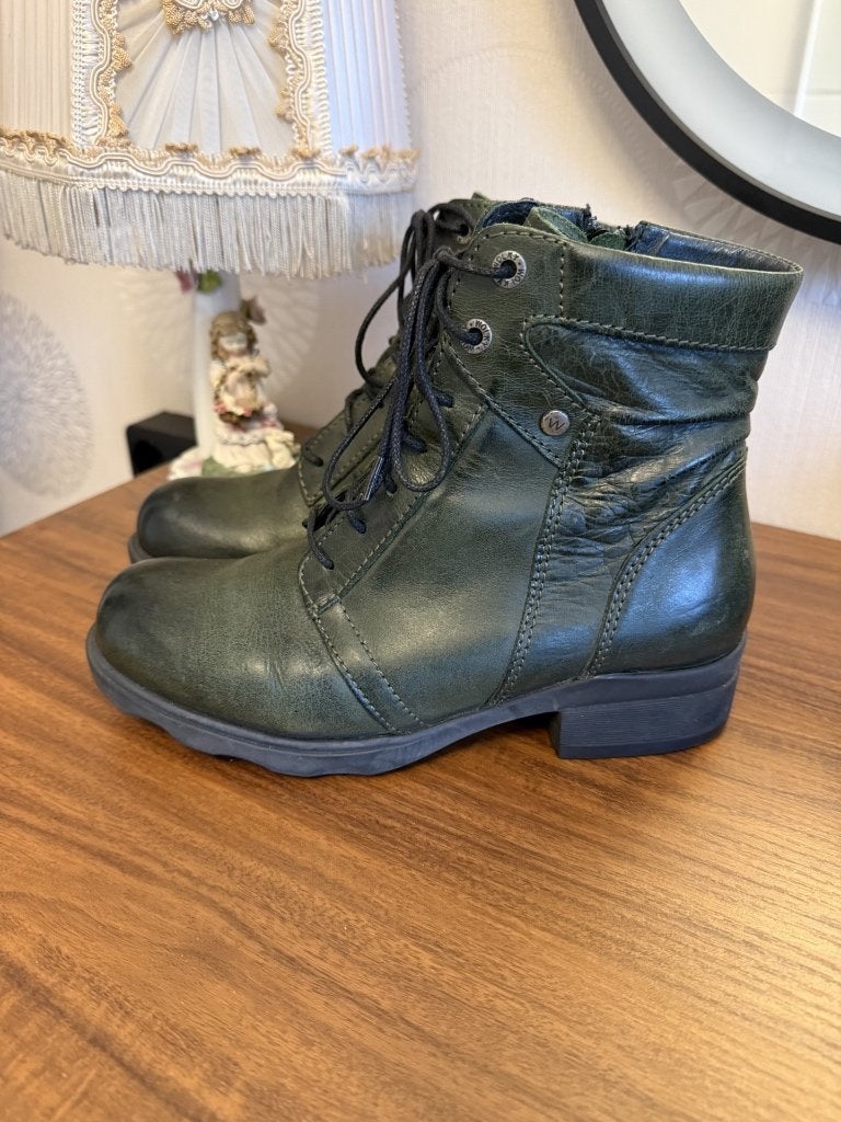 Wolky donkergroene leren laarsjes, Kleding | Dames, Wolky, Verzenden, Lage of Enkellaarzen, Nieuw