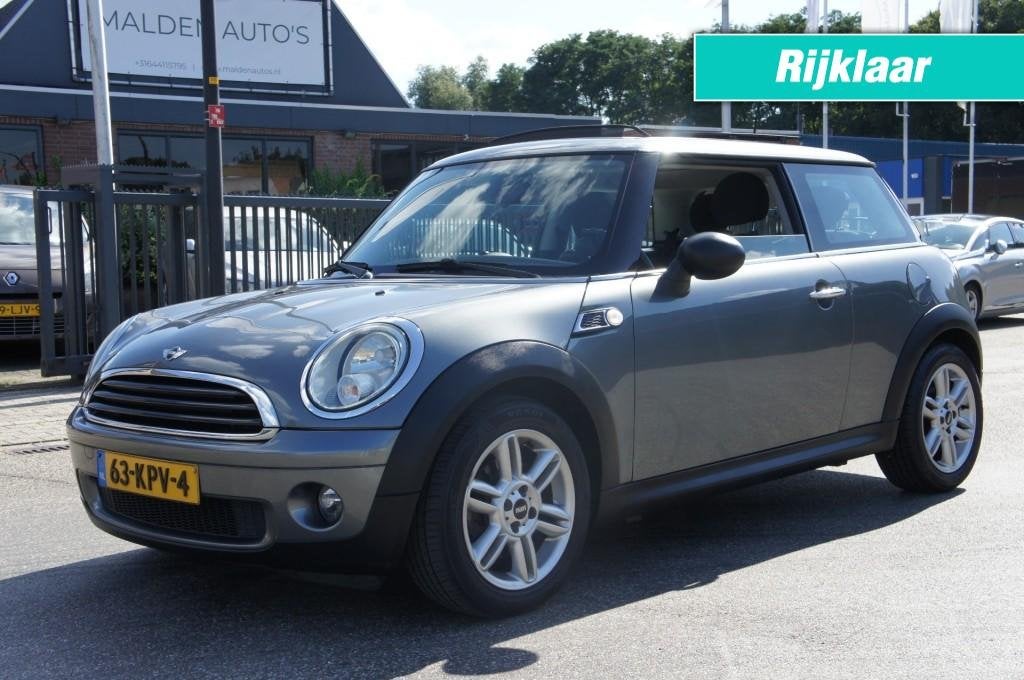 Mini COOPER 1.4 ONE ANNIV. MK II PANORAMA/AIRCO/CRUISE/NAVI/, Voorwielaandrijving, Gebruikt, Met garantie (alle), 4 stoelen