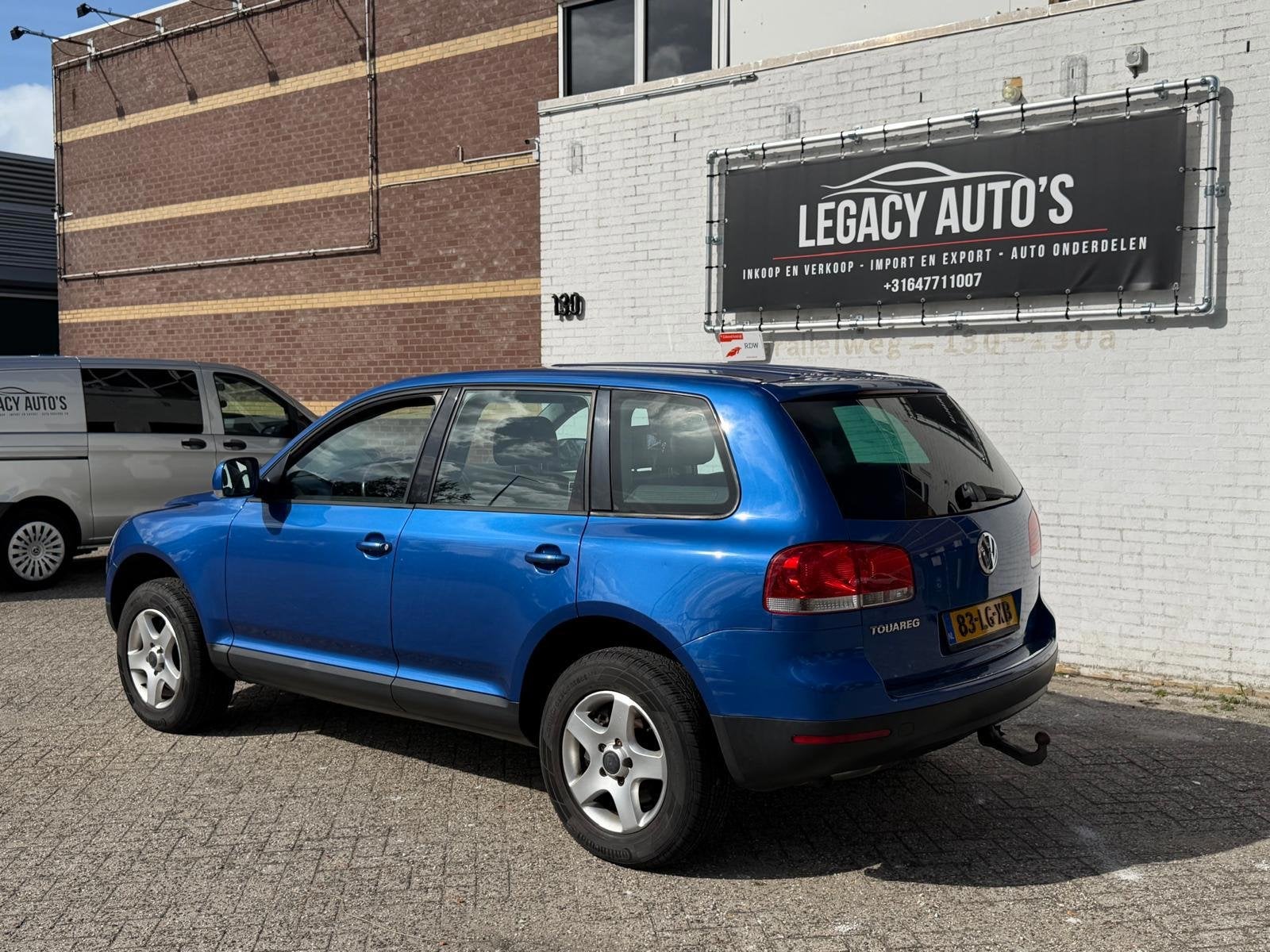 Volkswagen Touareg 3.2 V6 - LAGE KM - NETTE STAAT - YOUNGTIM, Auto's, Automaat, Dealer onderhouden, Gebruikt, Zwart