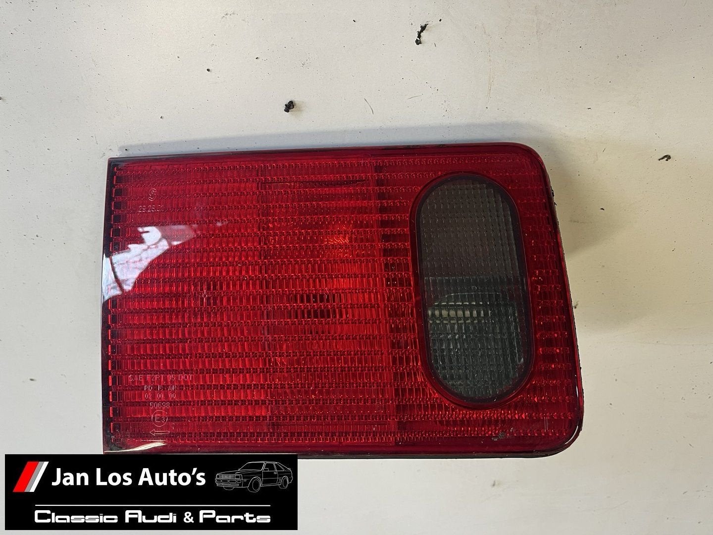 Achterlicht links Audi A8 D2 4D0945093, Gebruikt, -, -, -