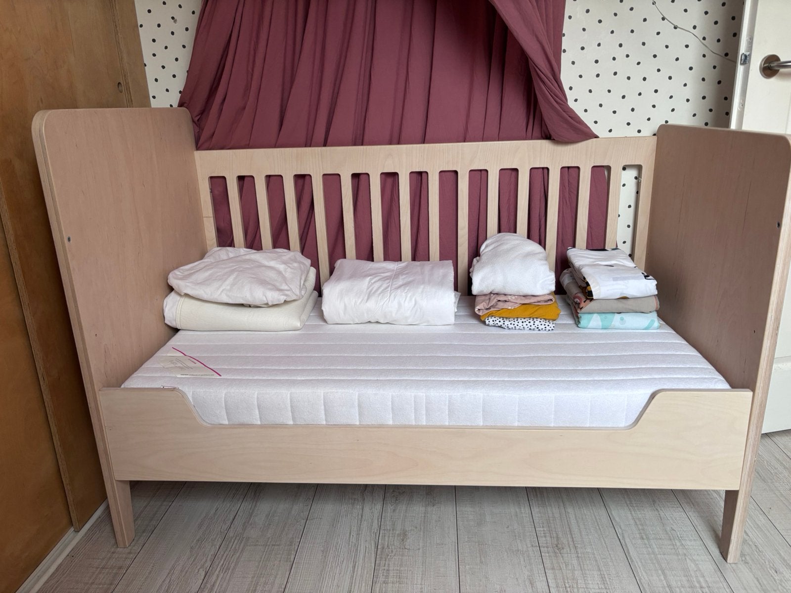 Meegroei ledikant baby  peuter + commode – complete set, Ophalen, Zo goed als nieuw