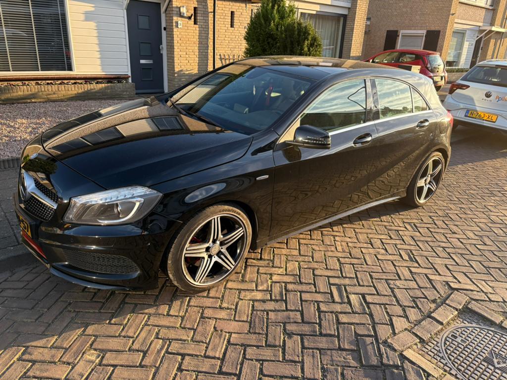 Mercedes-Benz A-Klasse A250 2.0 Sport Aut7 2013 Zwart, 730 kg, Zwart, 4 cilinders, Zwart
