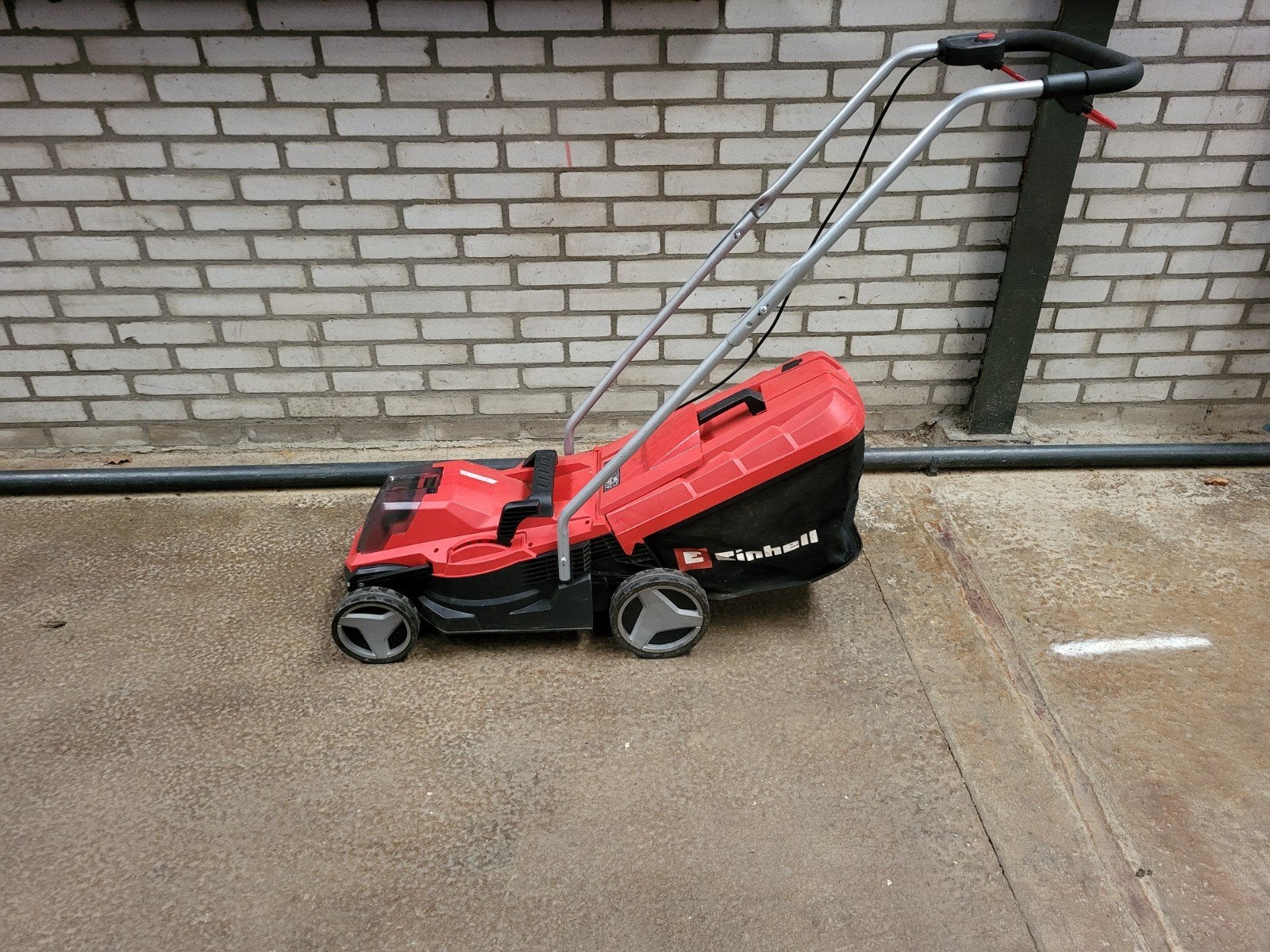 Einhell Accu-grasmaaier GE-CM 18/33 Li - Zo goed als nieuw, Cirkelmaaier, Accu-grasmaaier, Einhell, Ophalen of Verzenden