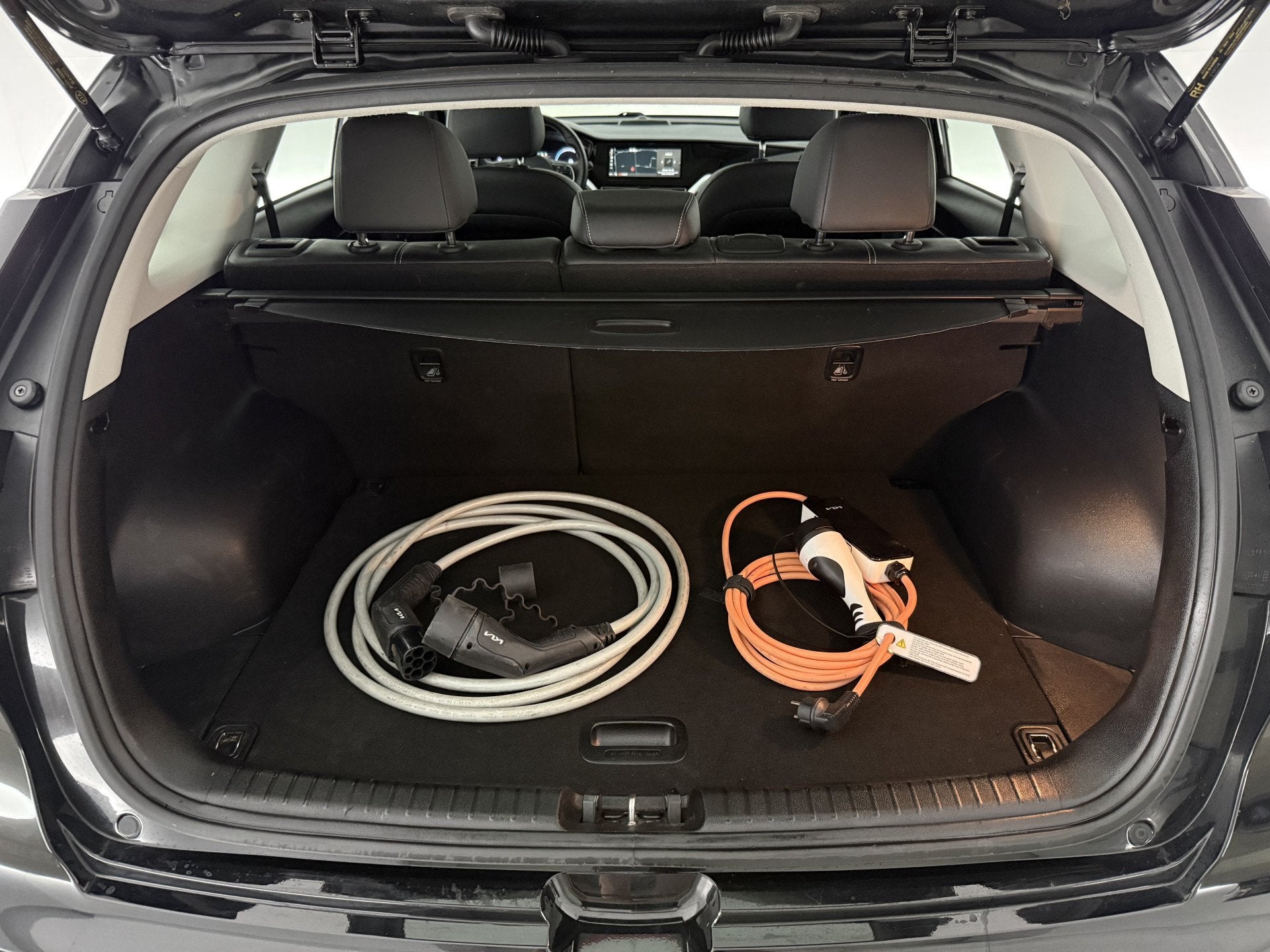 Foto 36 van Kia e-Niro DynamicLine 64 kWh | Snelladen | SOH 95% | Clima