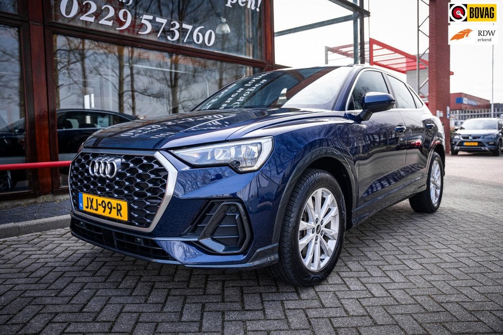 Audi Q3 Sportback 45 TFSIe Advanced Edition | Navigatie | Pa, Auto's, Audi, Gebruikt, 150 pk, Blauw, Leder en Stof