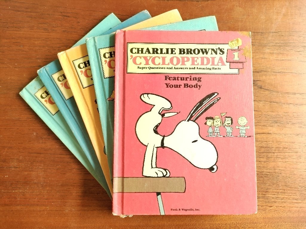 5x Charlie Brown cyclopedia, Verzamelen, Stripfiguren, Ophalen of Verzenden, Snoopy, Gebruikt, Overige typen