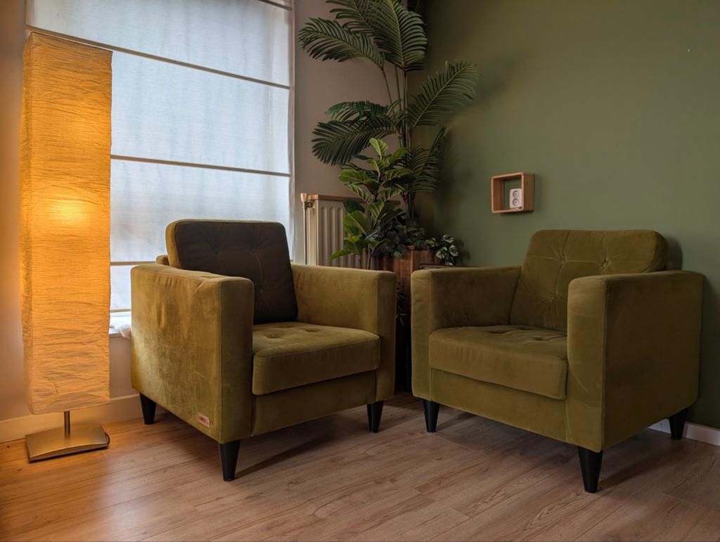 Cozy Mosgroene velvet fauteuils, Ophalen, 75 m² of meer, Laminaat