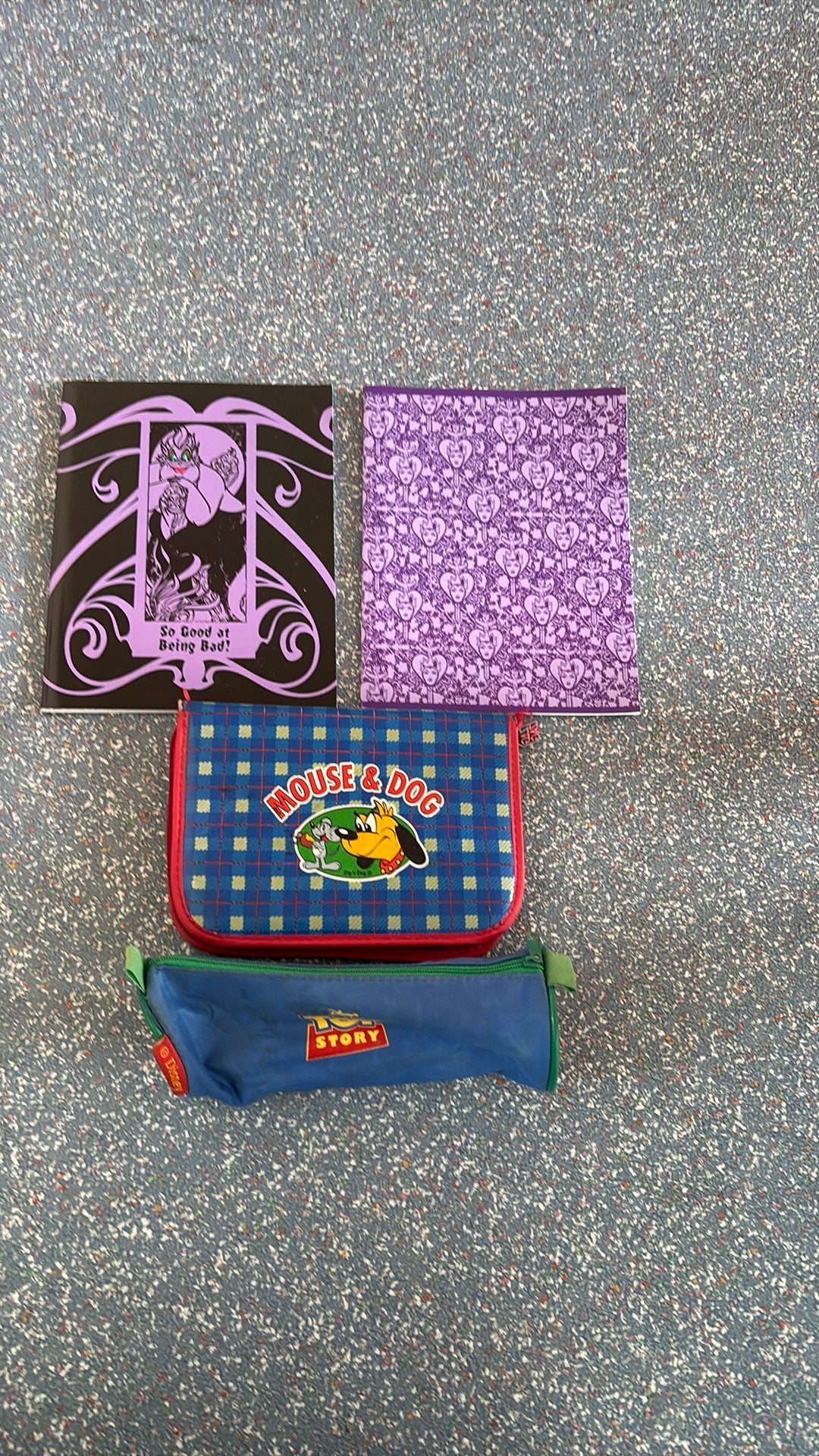 ToyStorymouse&dog pennenetui inclusief pennen en 2 schriften, Diversen, Schrijfwaren, Ophalen of Verzenden, Zo goed als nieuw