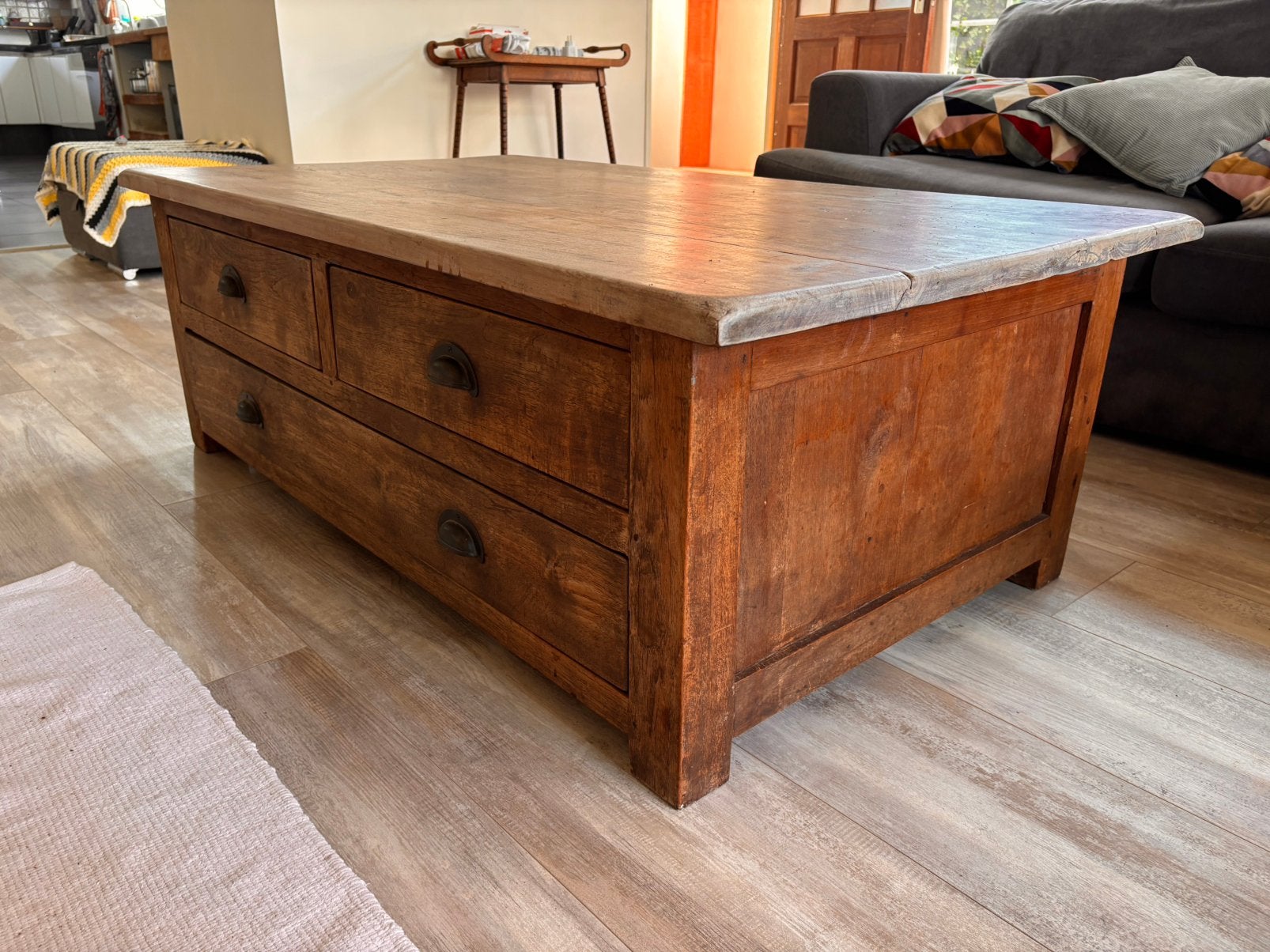 Antieke landelijke houten salontafel met lades, Gebruikt, 100 tot 150 cm, 50 tot 100 cm, Rechthoekig