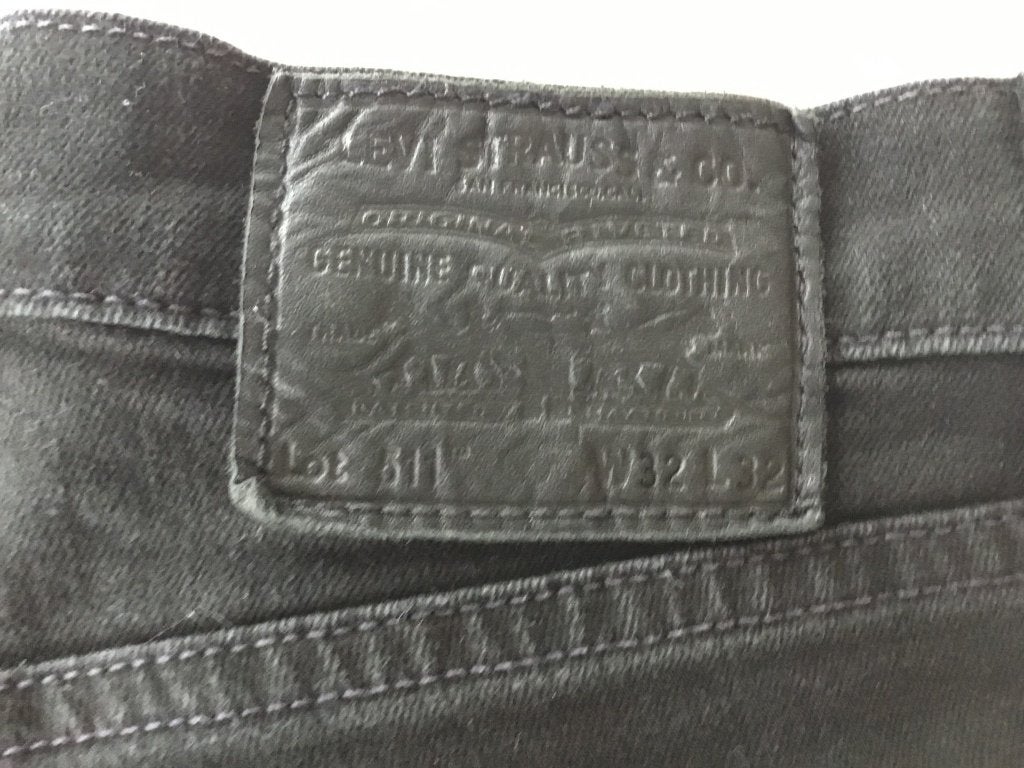 Levis 511 heren jeans/spijkerbroek zwart, maat 32/32 red tab, Kleding | Heren, Broeken en Pantalons, Ophalen, Maat 48/50 (M), Zwart