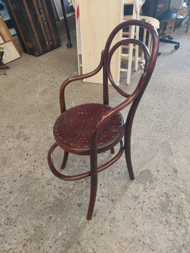 Thonet kinderstoel antiek, Ophalen