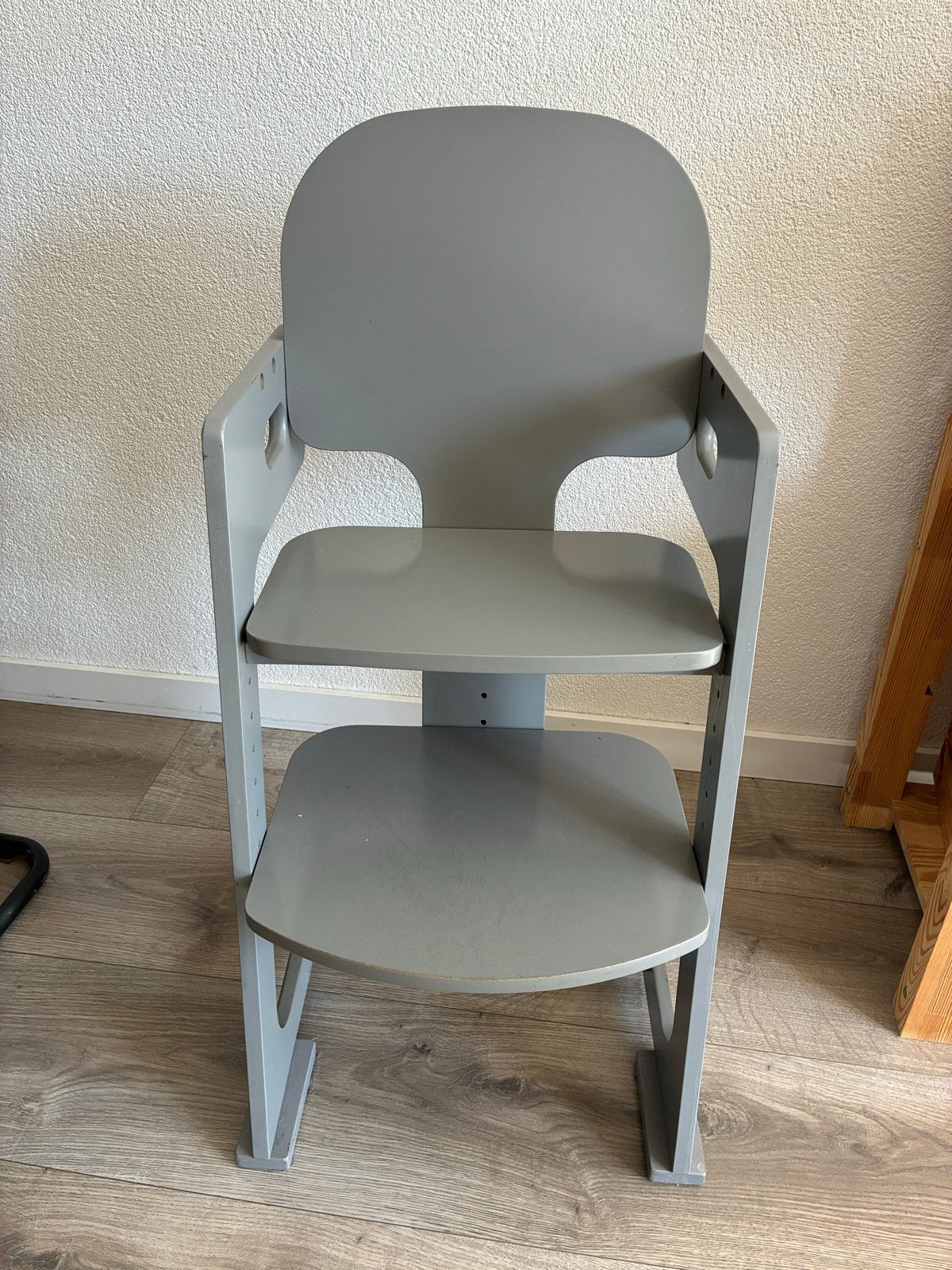 Prenatal meegroeistoel grijs met afneembaar blad en tuigje, Kinderen en Baby's, Kinderstoelen, Ophalen, Gebruikt, Meegroeistoel