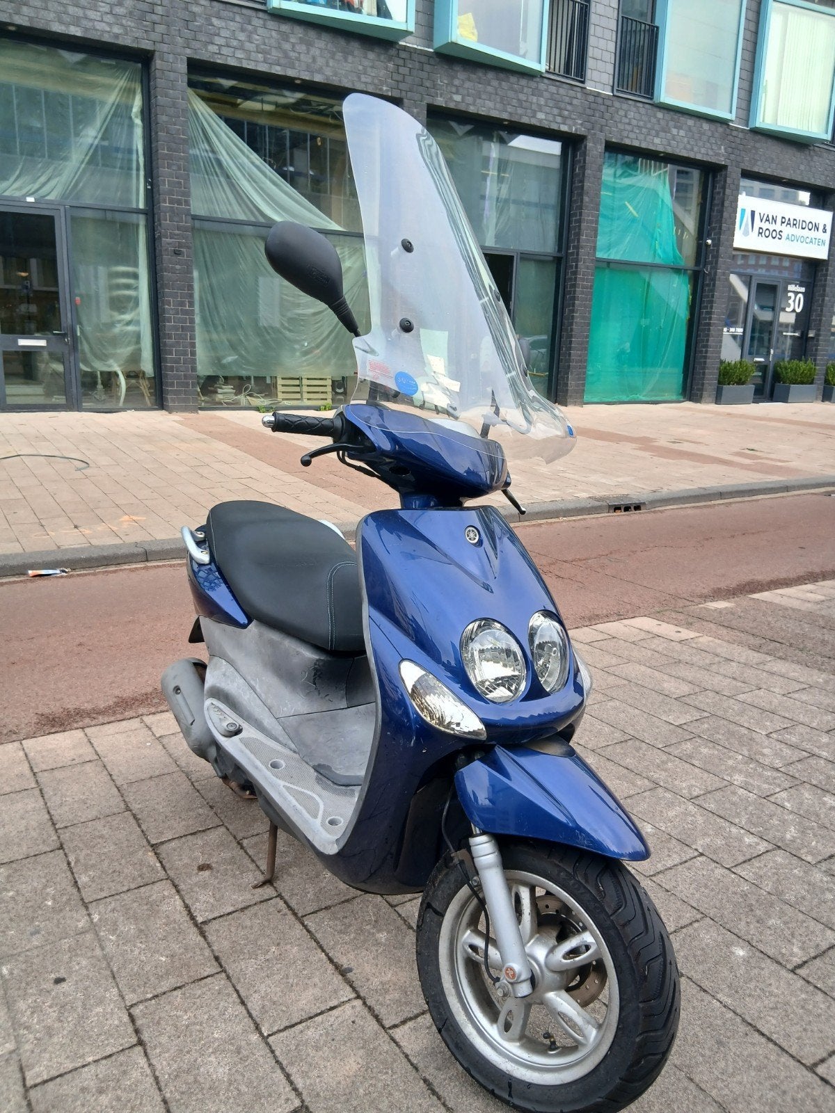 yamaha neos donkerblauw, Fietsen en Brommers, Ophalen, Maximaal 45 km/u, Zo goed als nieuw, Benzine