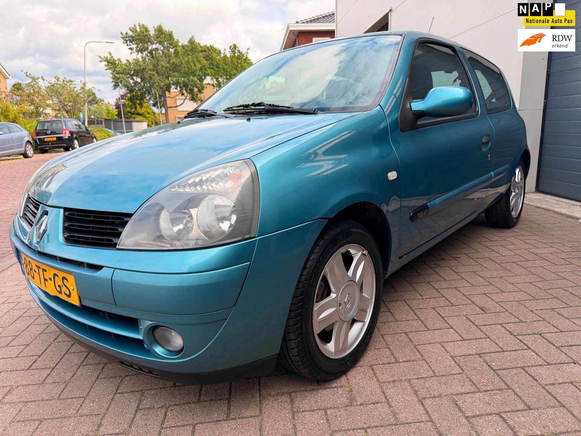 Renault Clio 1.2-16V Community/Cruise-c/Airco ijskoud/Elek-p, Auto's, Voorwielaandrijving, Gebruikt, 31 €/maand, Blauw