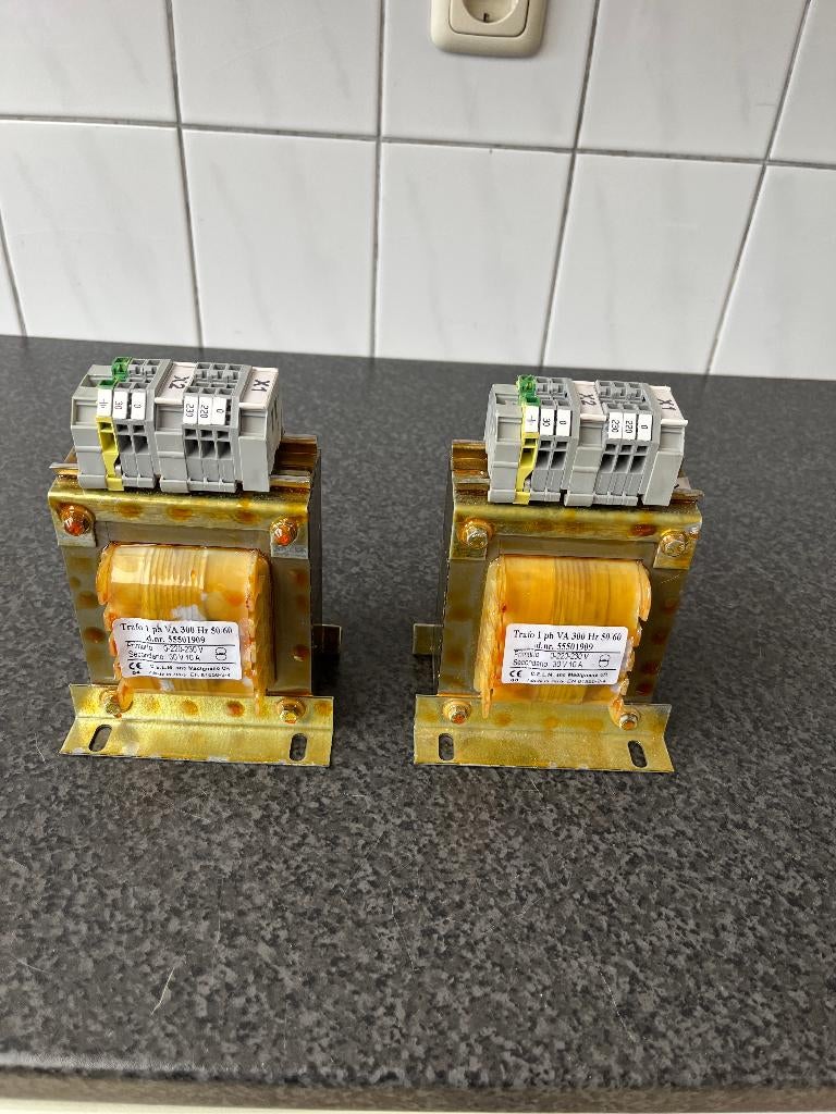 2x trafo 0-220-230 v . 30 volt - 10 amp., Hobby en Vrije tijd, Elektronica-componenten, Gebruikt, Ophalen of Verzenden