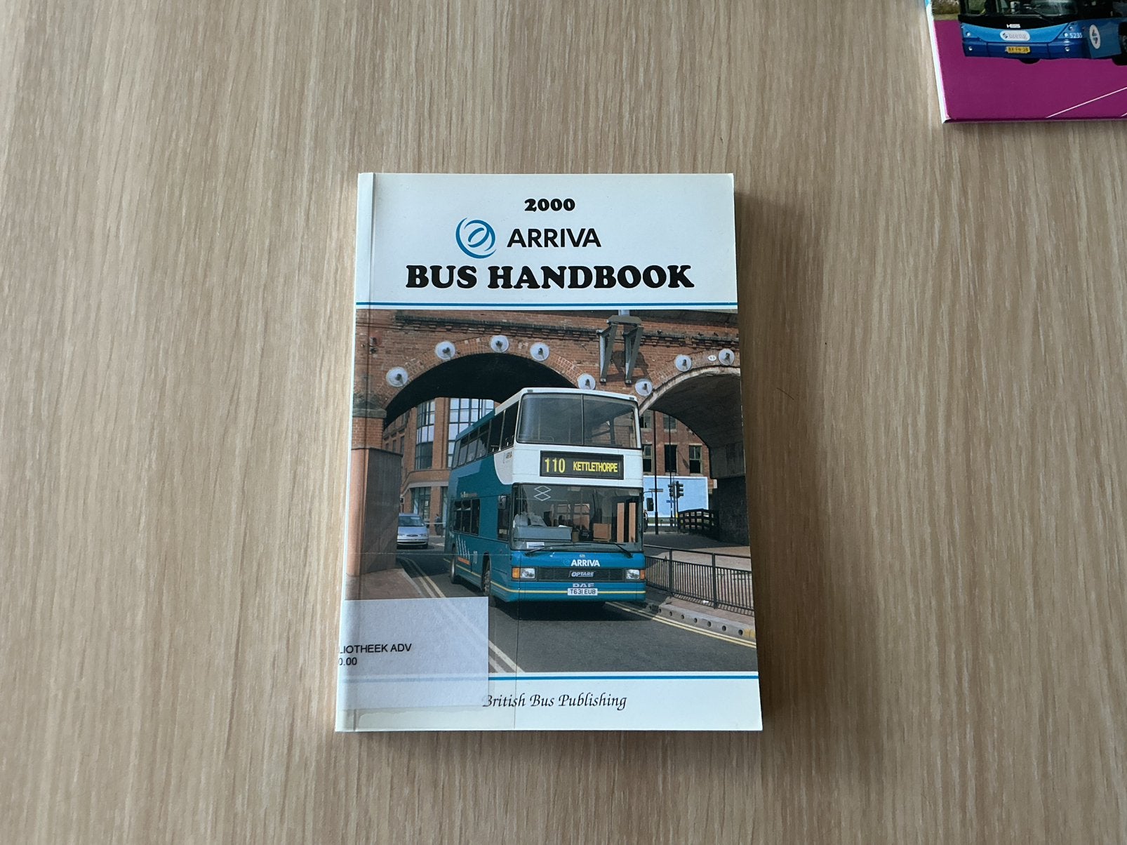 Arriva Bus handboek 2000, Ophalen of Verzenden, Zo goed als nieuw, Bus of Metro, Overige typen