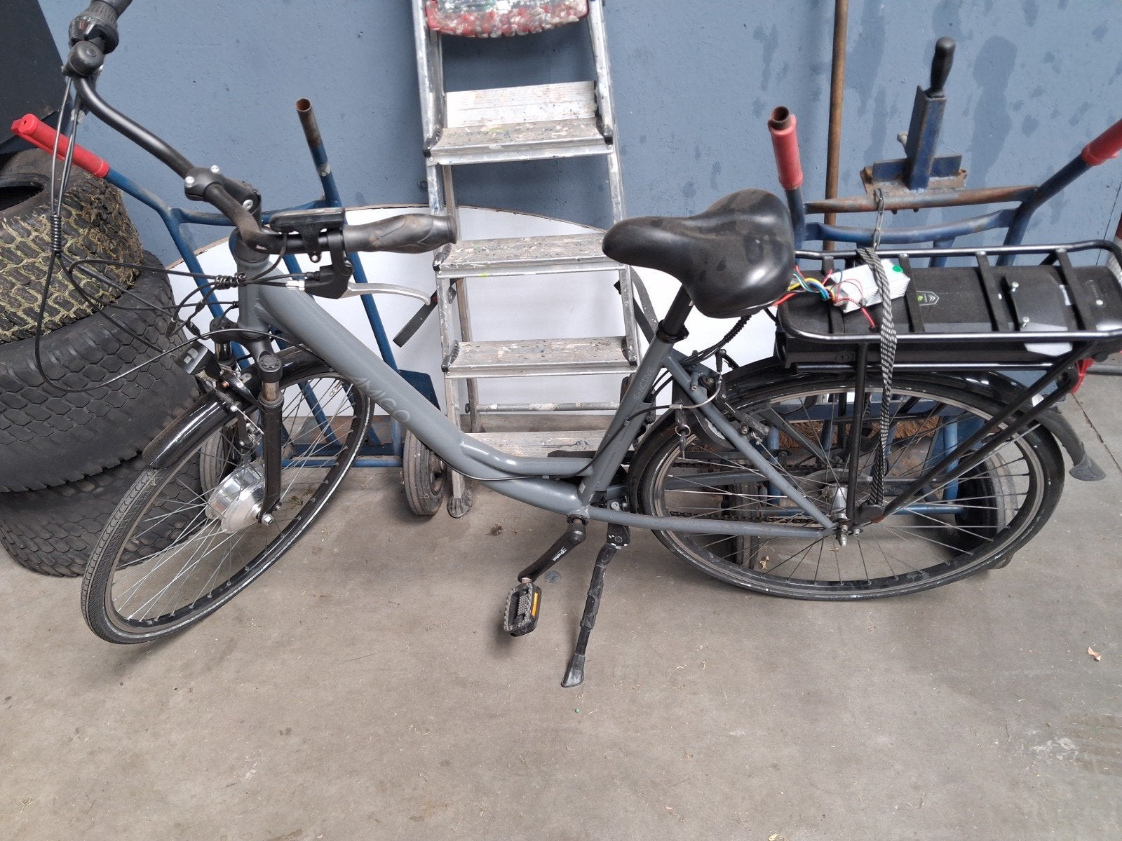 elektrische dames fiets, Fietsen en Brommers, Fietsen | Tandems, Minder dan 10 versnellingen, Velgrem, Ophalen of Verzenden, 55 cm of meer