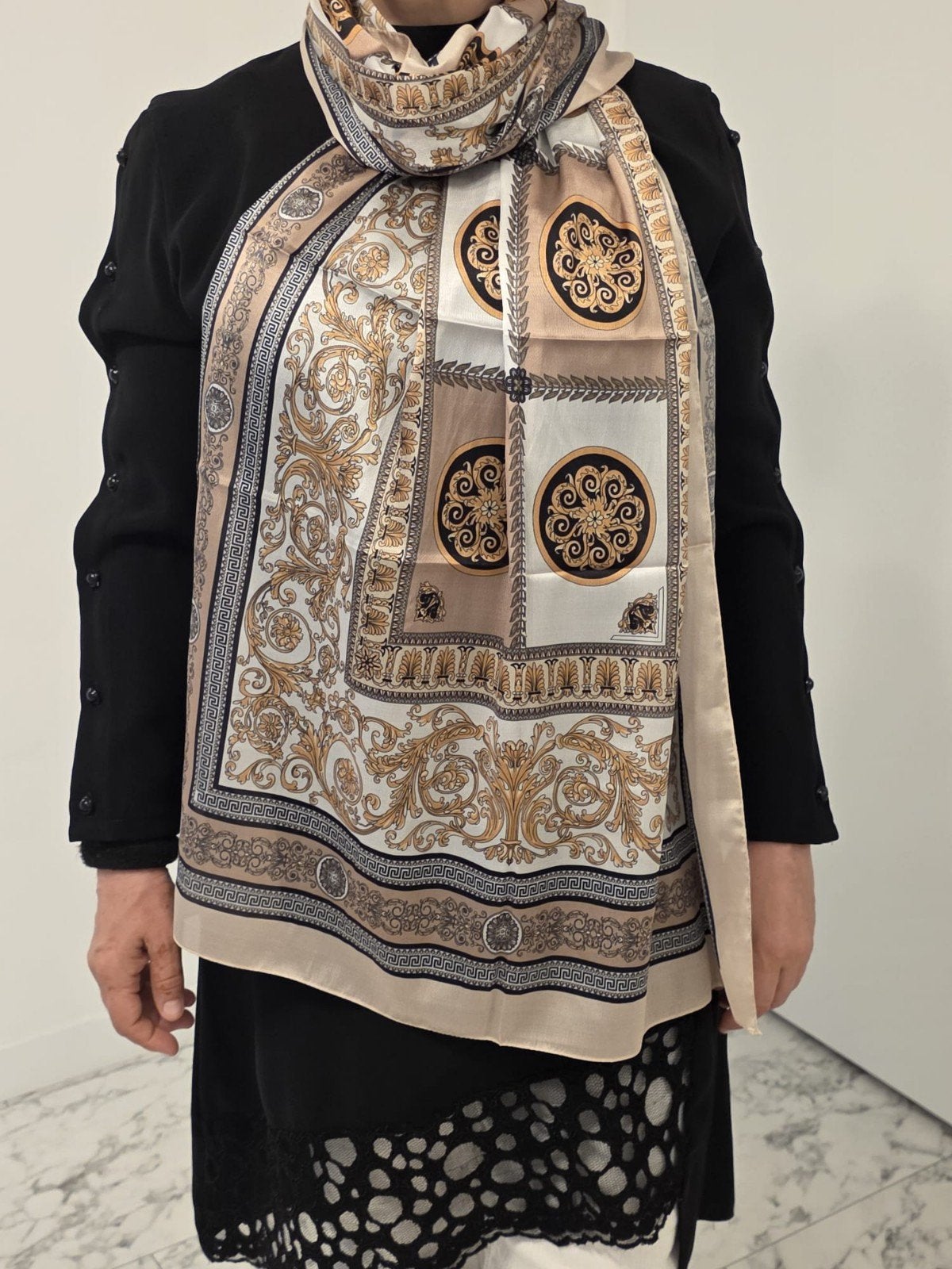 Sjaal, Ophalen of Verzenden, Zo goed als nieuw, Maat 46/48 (XL) of groter, Sjaal