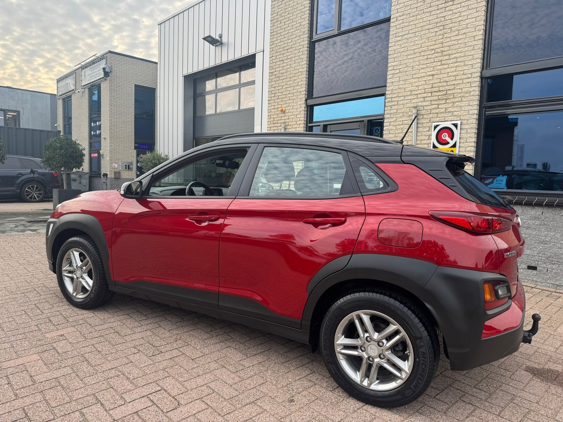 Hyundai Kona 1.0T Comfort- trekhaak- navi- camera, Auto's, Voorwielaandrijving, Gebruikt, Euro 6, Origineel Nederlands