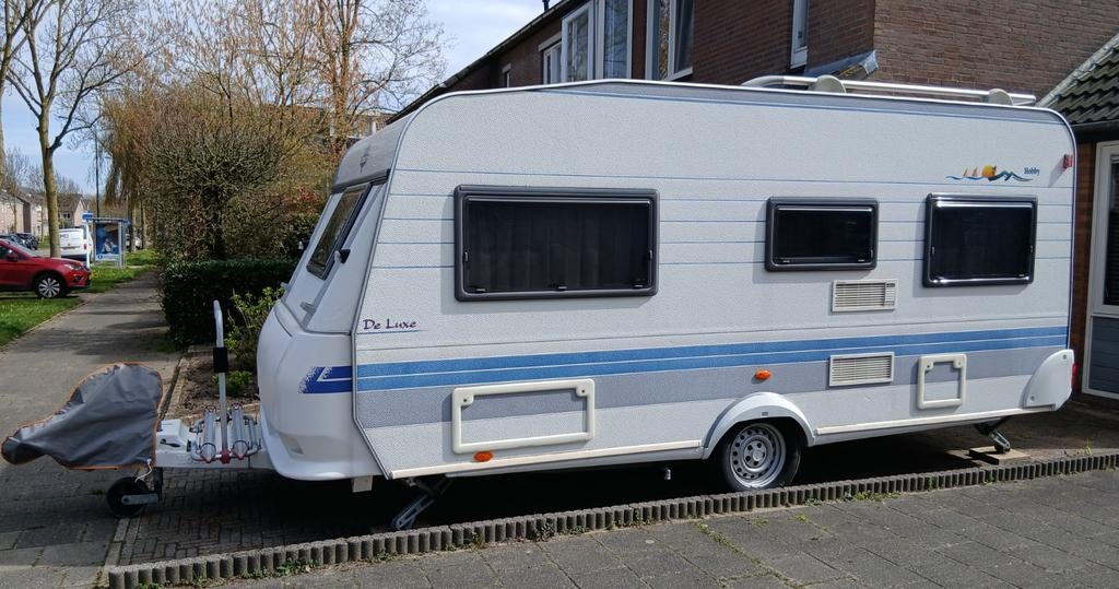 Hobby 460 UFe Bj 2002, € 7.499, Rondzit, Hobby, Frans bed, 5 tot 6 meter