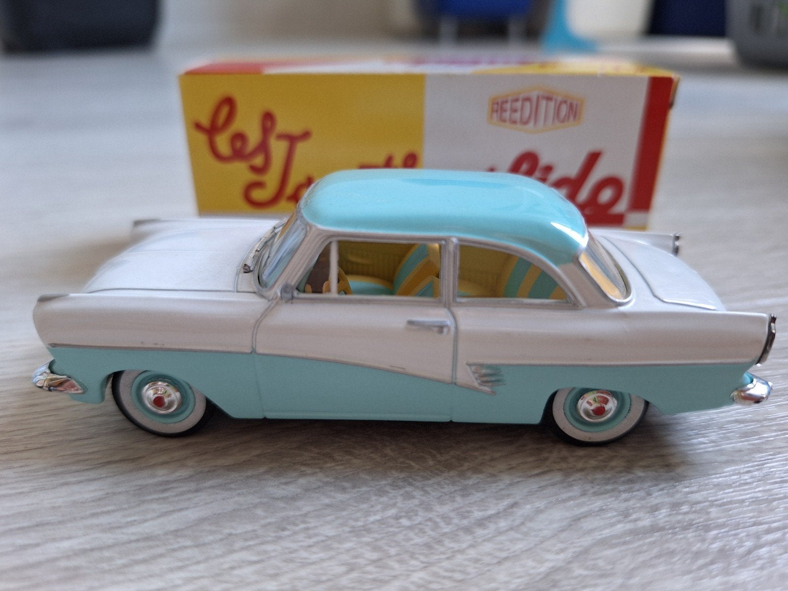 Solido Ford Taunus 17M, Ophalen of Verzenden, Zo goed als nieuw, Auto, Solido