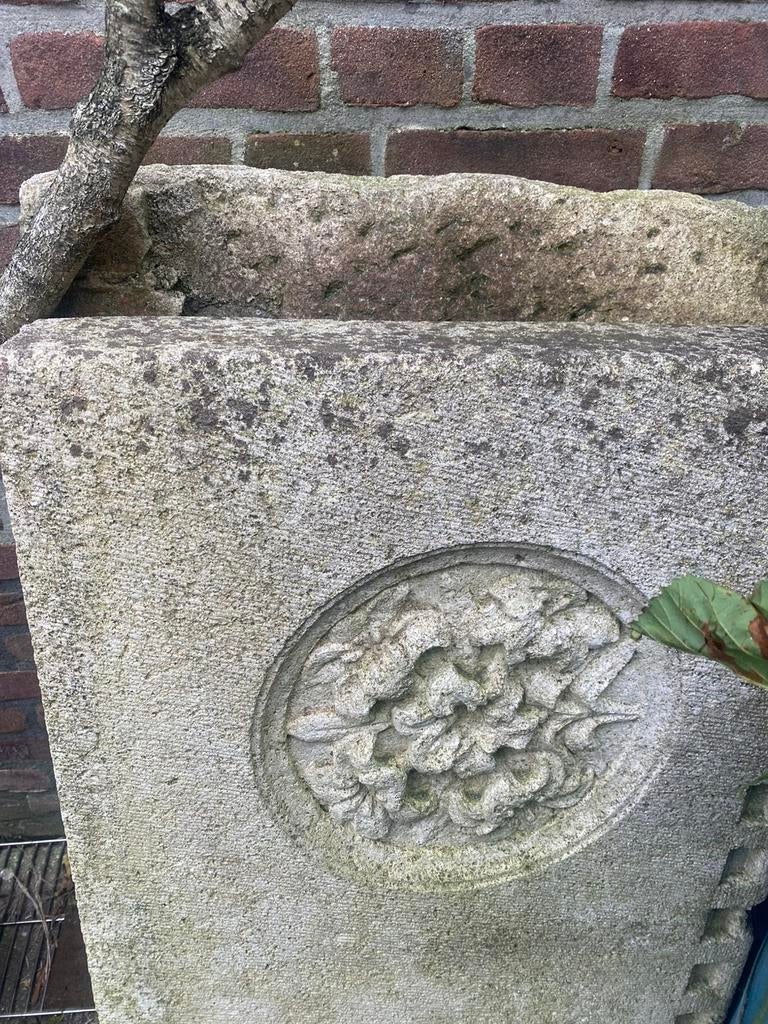 Gevel ornamenten zandsteen, Ophalen, Zo goed als nieuw