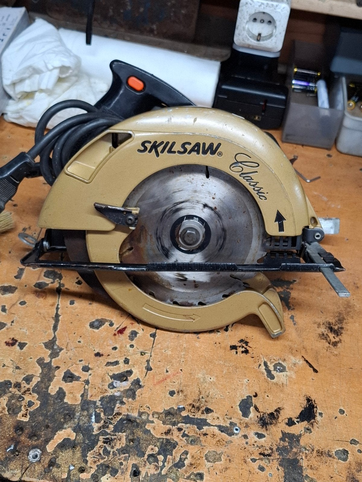 Skilsaw Classic Cirkelzaag 1350W - Gebruikt, Gebruikt, Cirkelzaag, 70 mm of meer, 1200 watt of meer