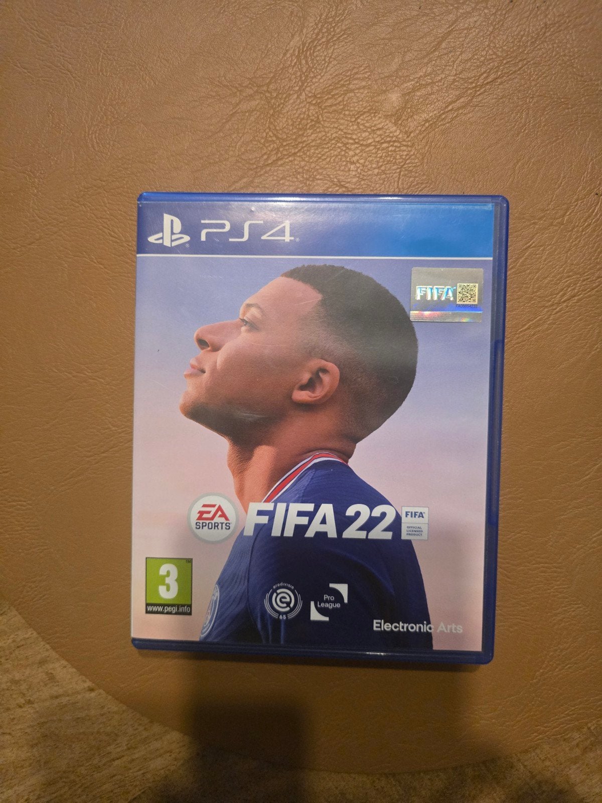 FIFA 22 PS4 - Voetbalgame met Kylian Mbappé, Online, 1 speler, Ophalen of Verzenden, Zo goed als nieuw