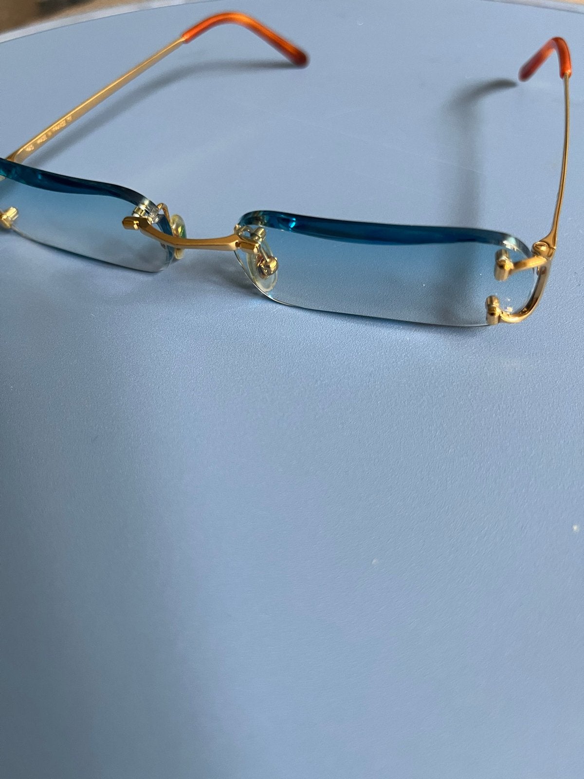 Cartier Zonnebril - Blauw met Gouden Montuur, Overige merken, Zonnebril, Blauw, Ophalen of Verzenden