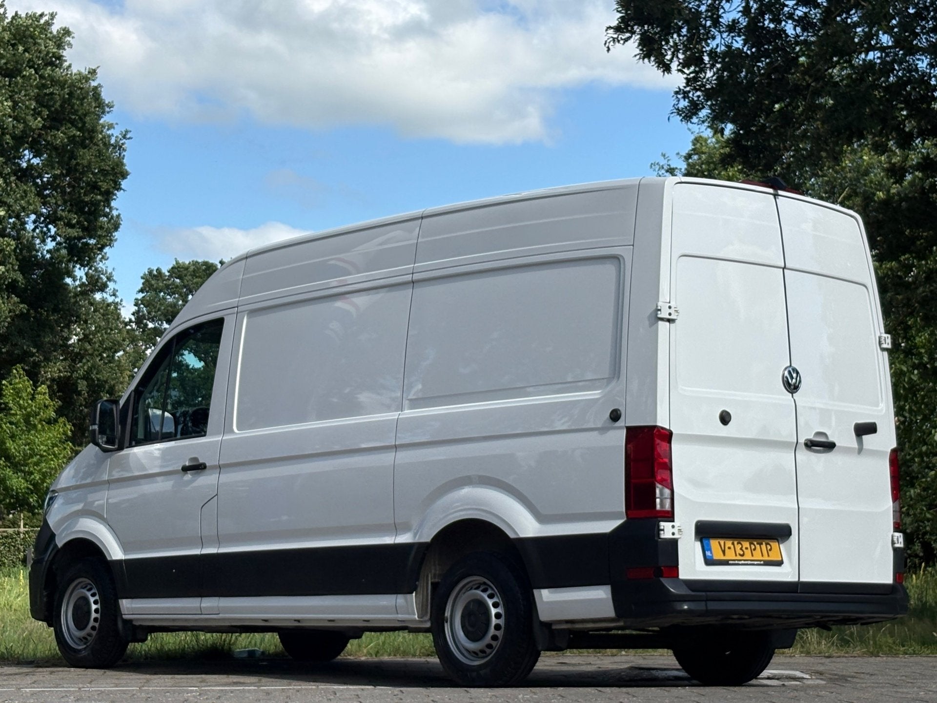Volkswagen Crafter 30 2.0 TDI L3H2|140PK|airco|cruise|blueto, Auto's, Stof, Gebruikt, 4 cilinders, Volkswagen