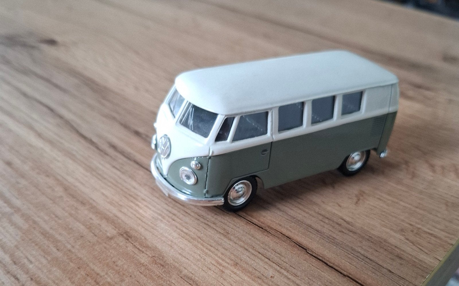 Solido Volkswagen T1 Bus Schaal 1:43, Hobby en Vrije tijd, Modelauto's | 1:43, Ophalen of Verzenden, Gebruikt, Bus of Vrachtwagen